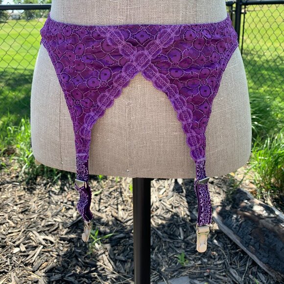 Vintage Garter Belt Purple Sheer Lace Claws Suspenders Lingerie - Picture 3 of 11